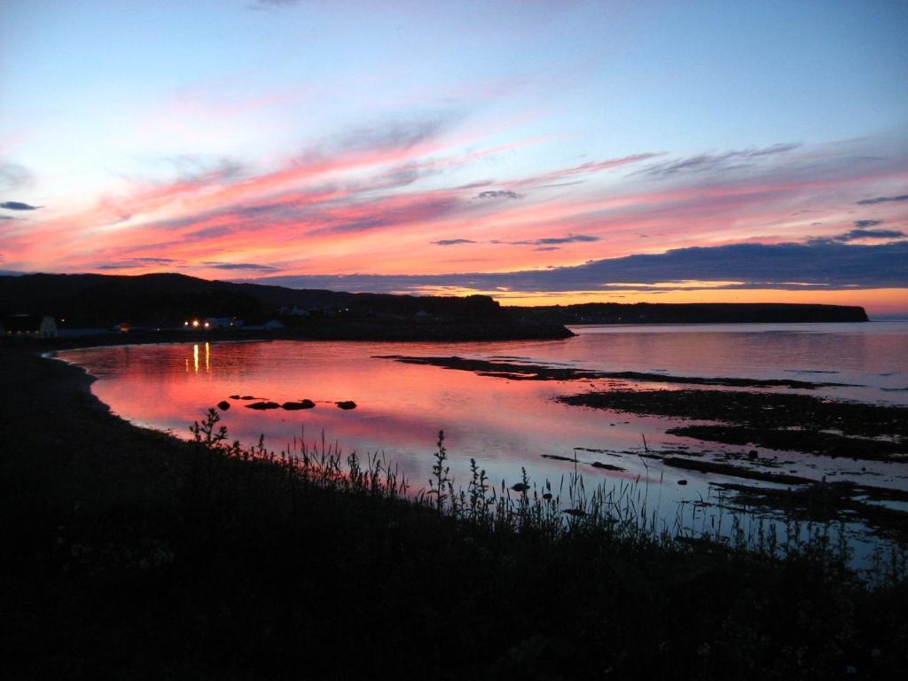 Motel Le Noroit L'Anse-au-Griffon ภายนอก รูปภาพ