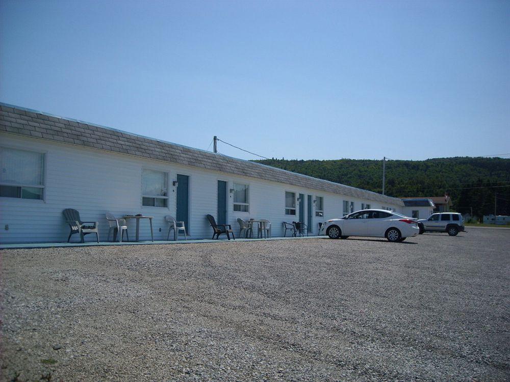 Motel Le Noroit L'Anse-au-Griffon ภายนอก รูปภาพ
