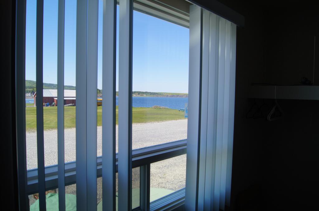 Motel Le Noroit L'Anse-au-Griffon ภายนอก รูปภาพ