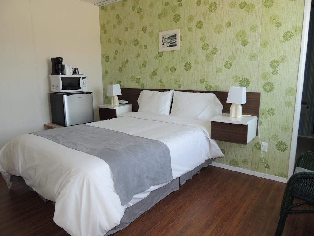 Motel Le Noroit L'Anse-au-Griffon ภายนอก รูปภาพ